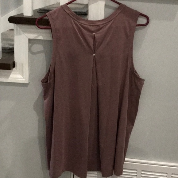 LL Bean Tank Large - Picture 5 of 8